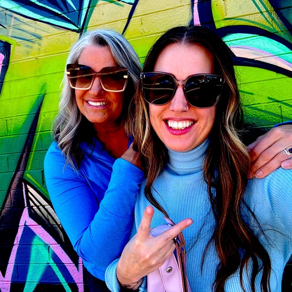 Meet your Posher, Lauren - Picture 1 of 1